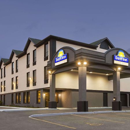 Days Inn By Wyndham Toronto East Lakeview Buitenkant foto