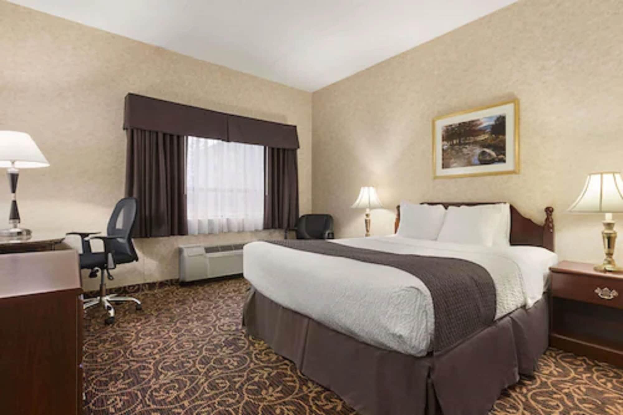 Days Inn By Wyndham Toronto East Lakeview Buitenkant foto