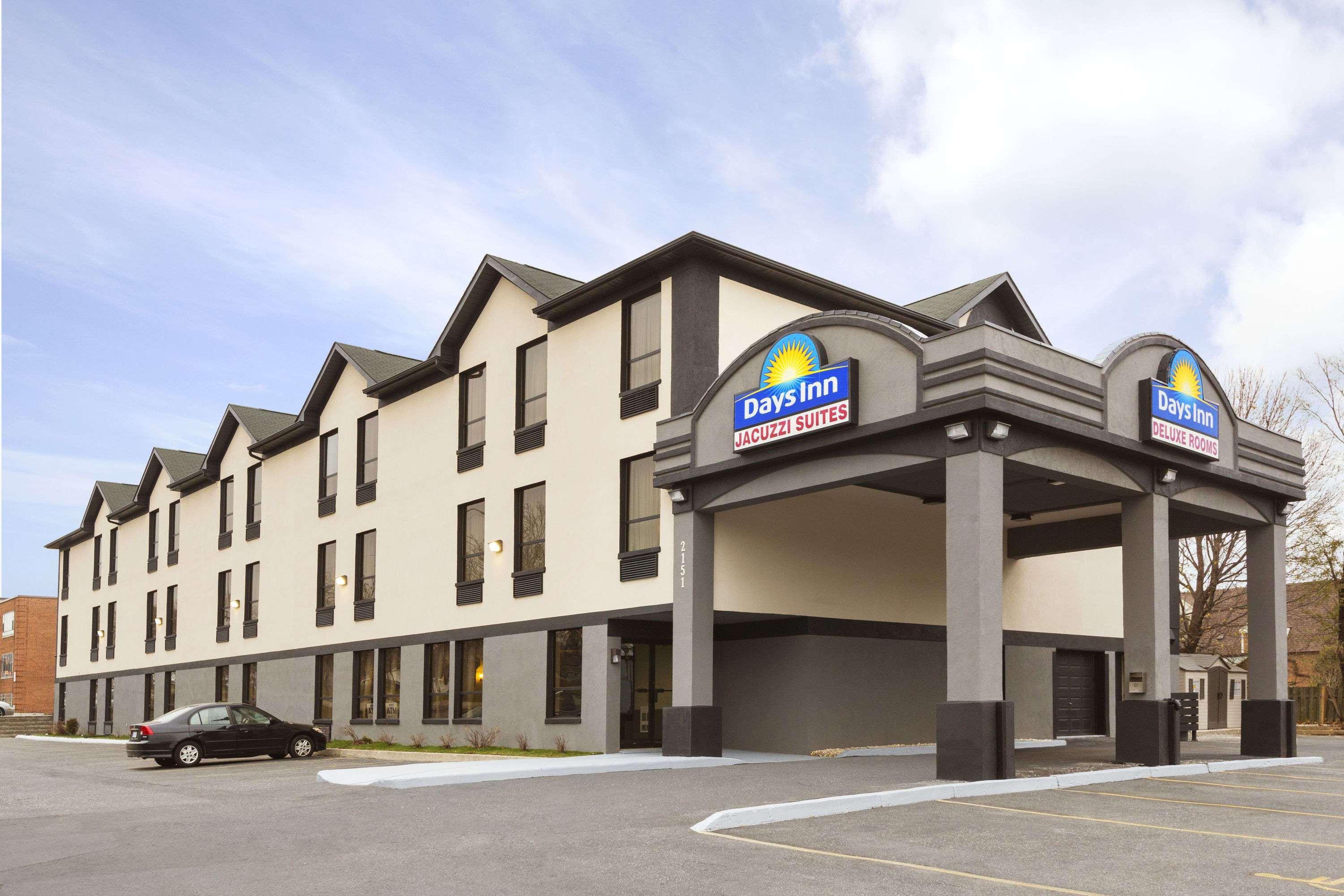 Days Inn By Wyndham Toronto East Lakeview Buitenkant foto