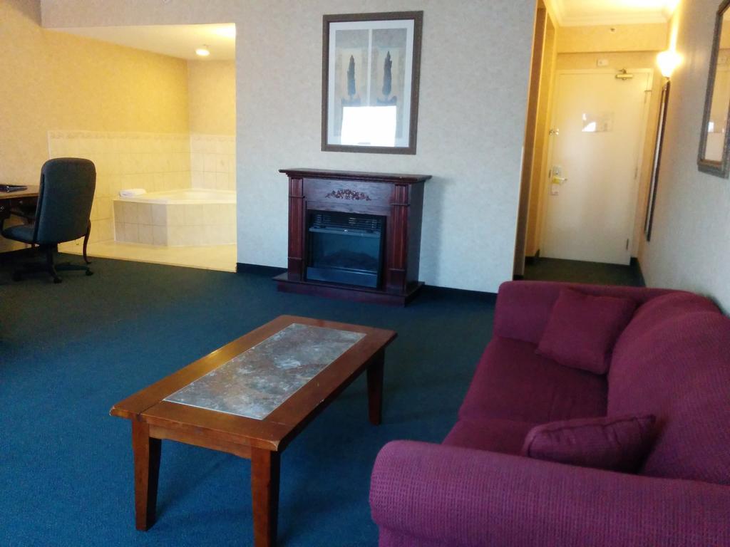 Days Inn By Wyndham Toronto East Lakeview Buitenkant foto