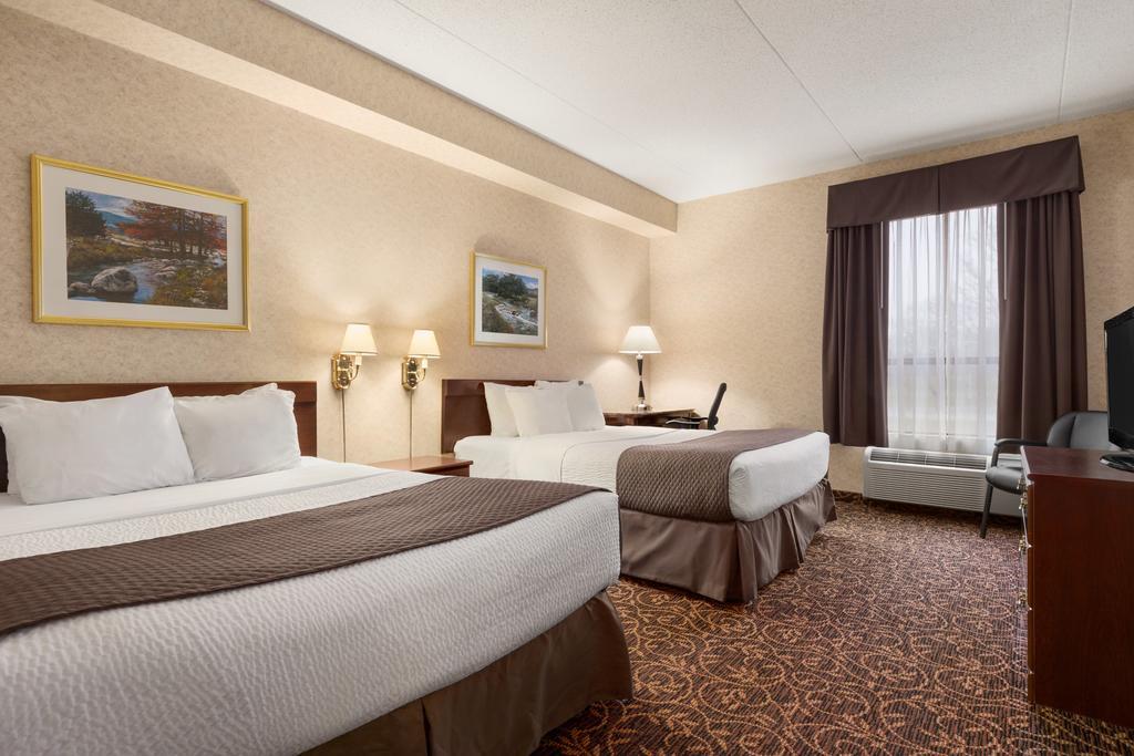 Days Inn By Wyndham Toronto East Lakeview Buitenkant foto